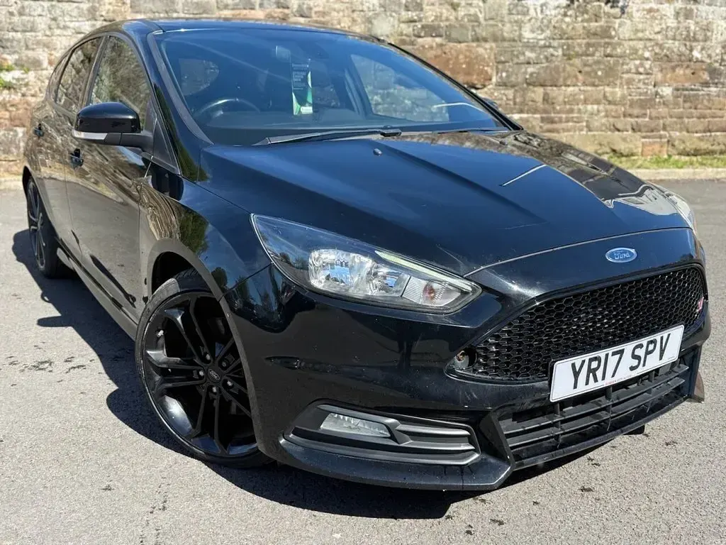 Used Ford Focus ST 185 HP (136 kW) 2017 Black Hatchback