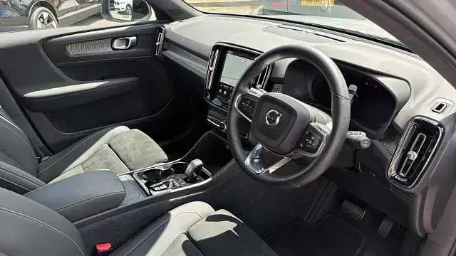 Used Volvo XC40 Plus 194 HP (142 kW) 2023 Silver SUV