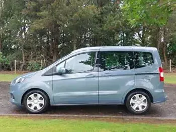 Used Ford Tourneo Zetec 100 HP (73 kW) 2019 Blue Estate