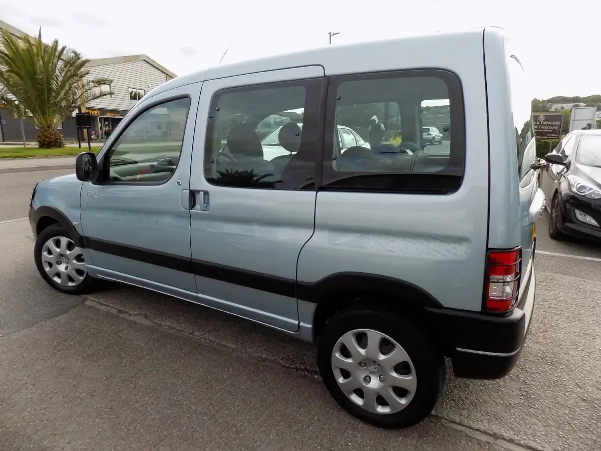 Used Peugeot Partner 2006 Silver MPV