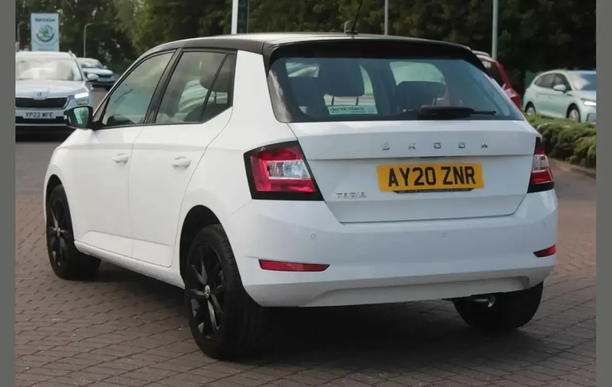 Used Skoda Fabia Colour Edition 58 HP (42 kW) 2020 Candy white black magic pearl effect Hatchback