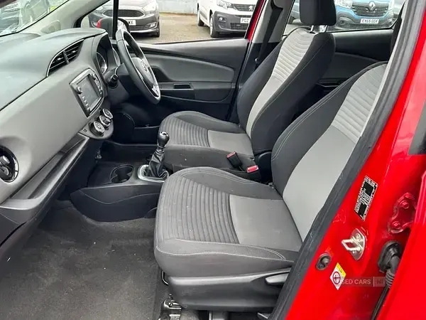 Used Toyota Yaris 111 HP (81 kW) 2019 Red Hatchback