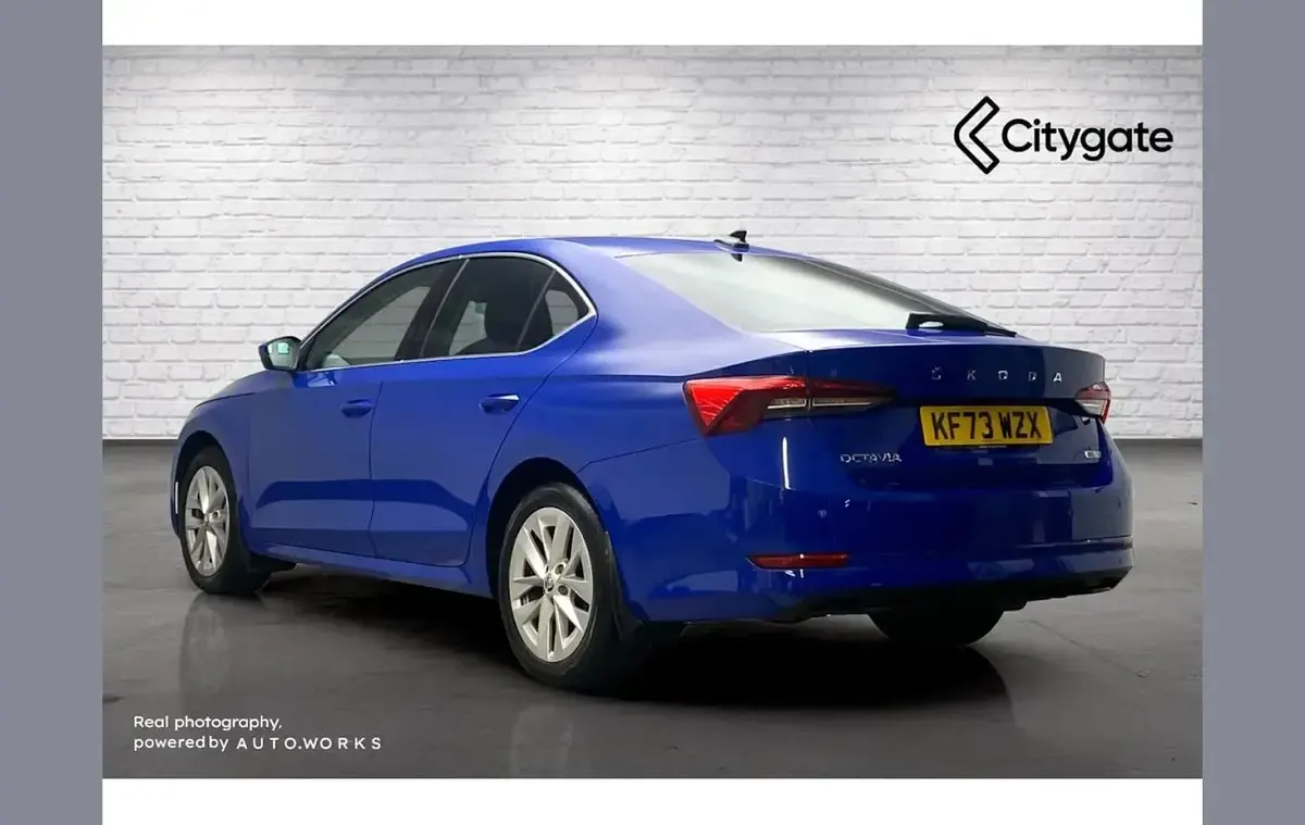 Used Skoda Octavia SE L 147 HP (108 kW) 2024 Blue Hatchback