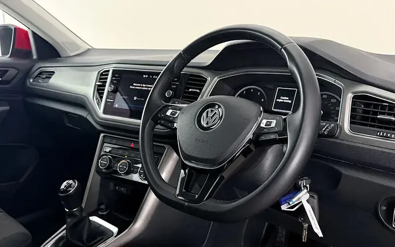 Used VW T-Roc SE 116 HP (85 kW) 2020 Red SUV