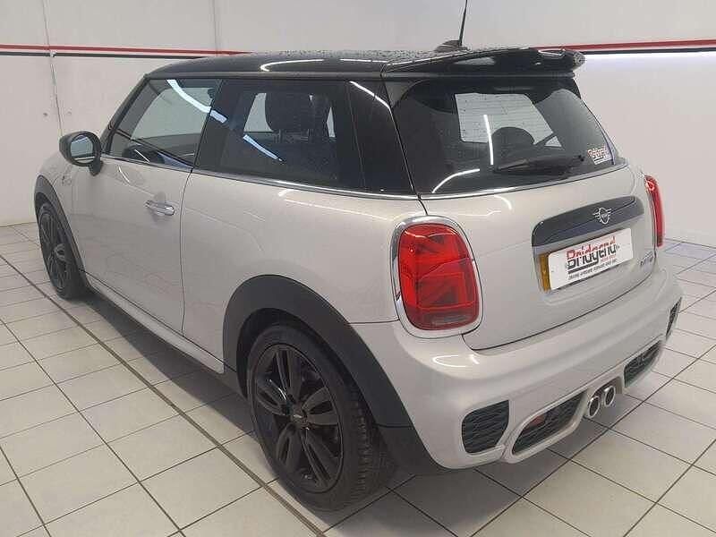 Używany Mini Cooper S Hatch 2019 Srebrny Hatchback