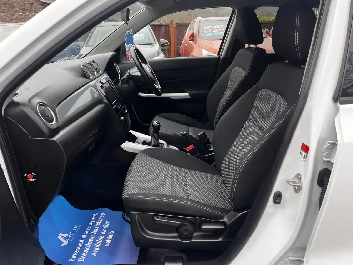 Used Suzuki Vitara SZ-T 120 HP (88 kW) 2015 White SUV