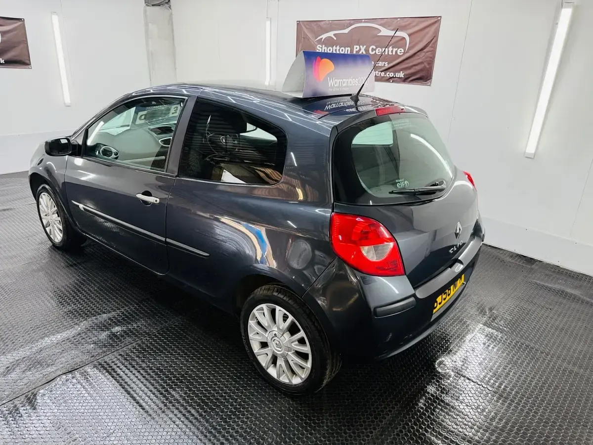 Used Renault Clio II Dynamique 86 HP (63 kW) 2008 Grey Hatchback