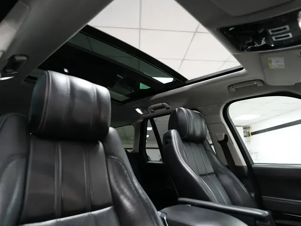 Used Land Rover Range Rover Vogue SE 339 HP (249 kW) 2015 Black SUV