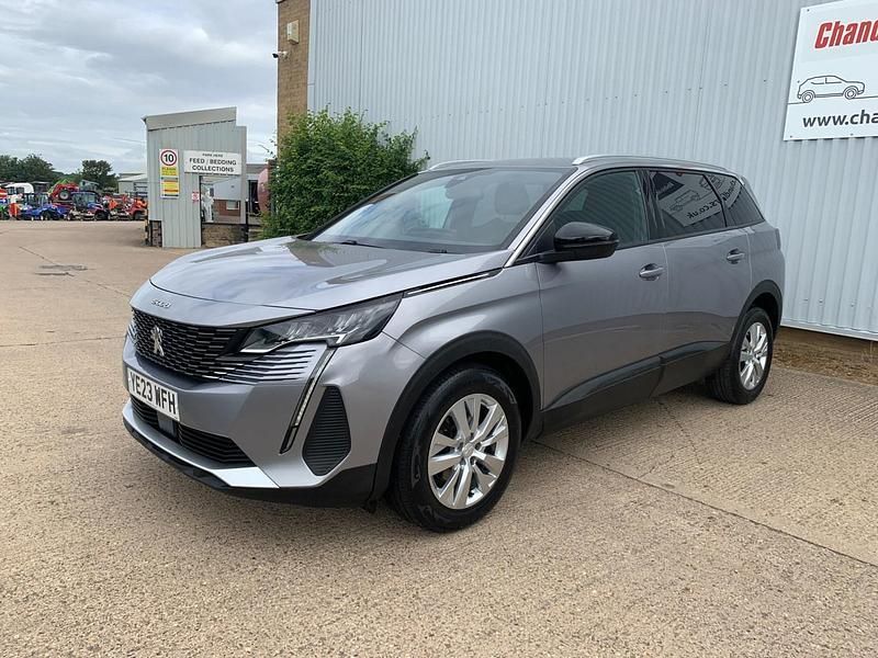 Used Peugeot 5008 Allure+ 130 HP (95 kW) 2023 Grey Hatchback
