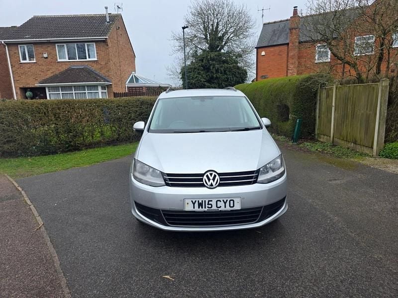 Usado VW Sharan SE 140 HP (102 kW) 2015 Prateado Monovolume