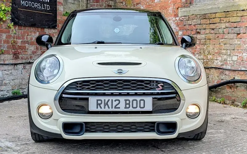 Used Mini Cooper S Hatch 170 HP (125 kW) 2016 White Hatchback