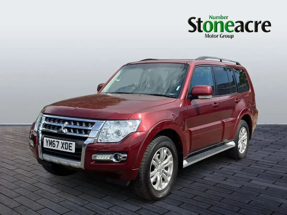 Used Mitsubishi Shogun 187 HP (137 kW) 2018 Red SUV