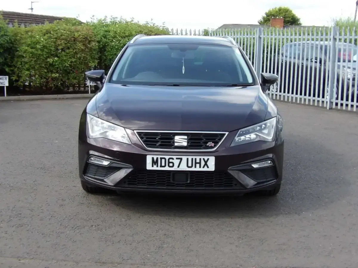 Used Seat Leon FR 2018 Mauve/purple Estate