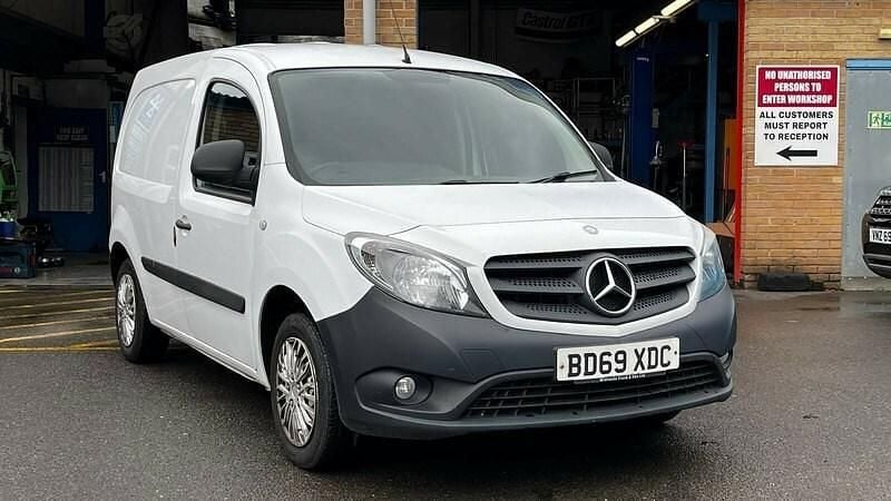 White Used 2019 Mercedes Citan 109 | £6,495 (Good price) - Image 1/4