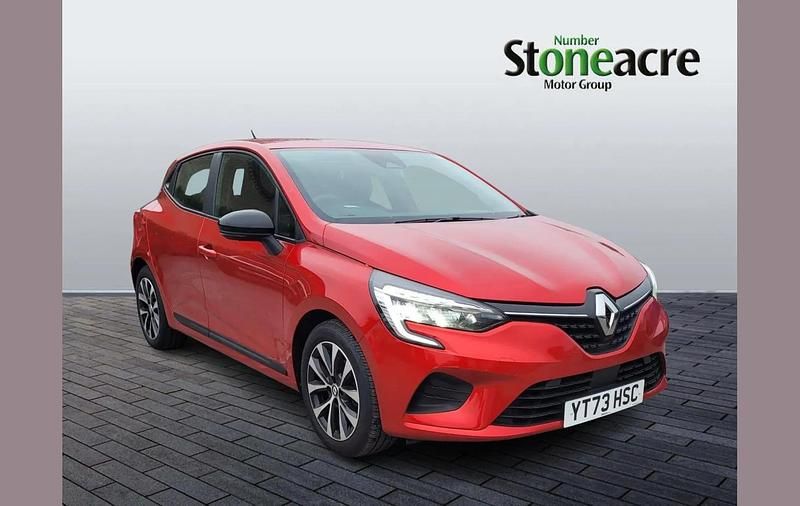 Used Renault Clio V Evolution 90 HP (66 kW) 2023 Red Hatchback