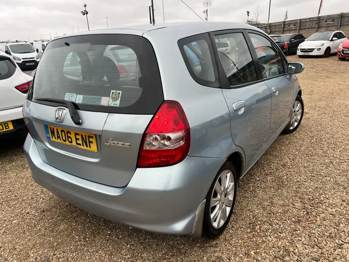 Used Honda Jazz SE 83 HP (61 kW) 2006 Blue Hatchback