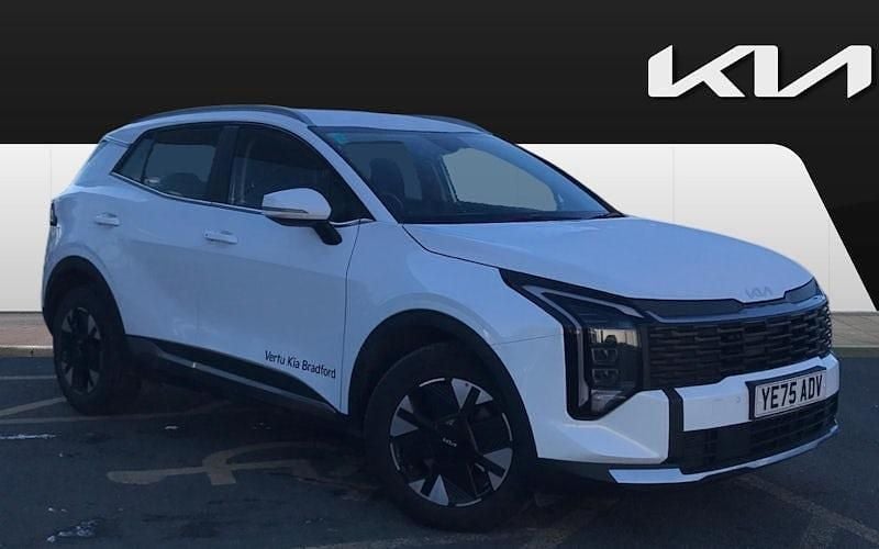 White New 2025 Kia Sportage SUV | £27,162 (Good price) - Image 1/4