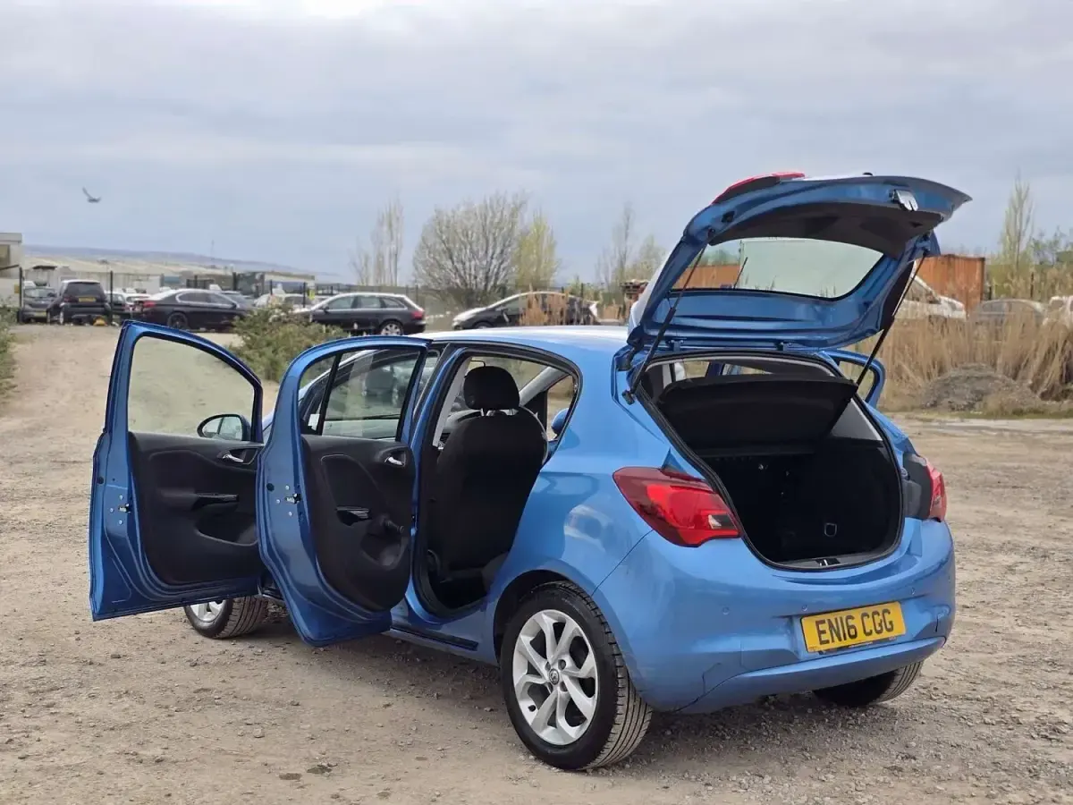 Used Vauxhall Corsa S 90 HP (66 kW) 2016 Blue Hatchback