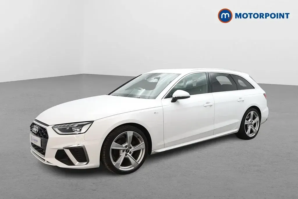 Begagnad Audi A4 S-Line 2023 Vit Kombi