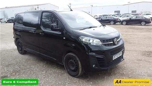 Second-hand Vauxhall Vivaro 120 CP (88 kW) 2023 Negru Monovolum