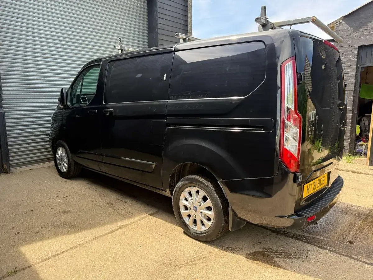Used Ford Transit Custom Limited 130 HP (95 kW) 2021 Black Van