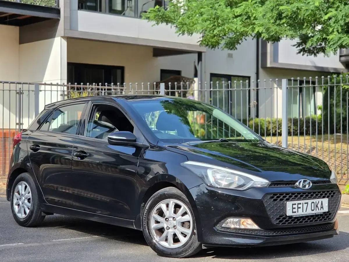 Used Hyundai i20 SE 84 HP (61 kW) 2017 Black Hatchback
