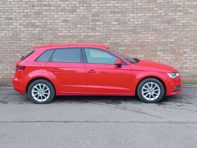 Used Audi A3 Sportback Design 110 HP (80 kW) 2015 Red Hatchback