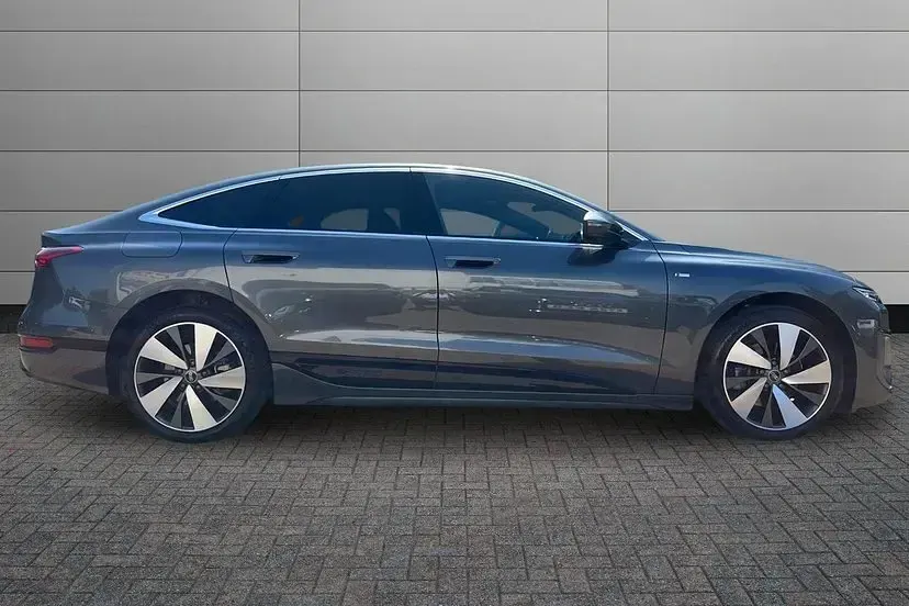 Used Audi A6 e-tron S-Line 207 kW (282 HP) 2025 Daytona grey Hatchback