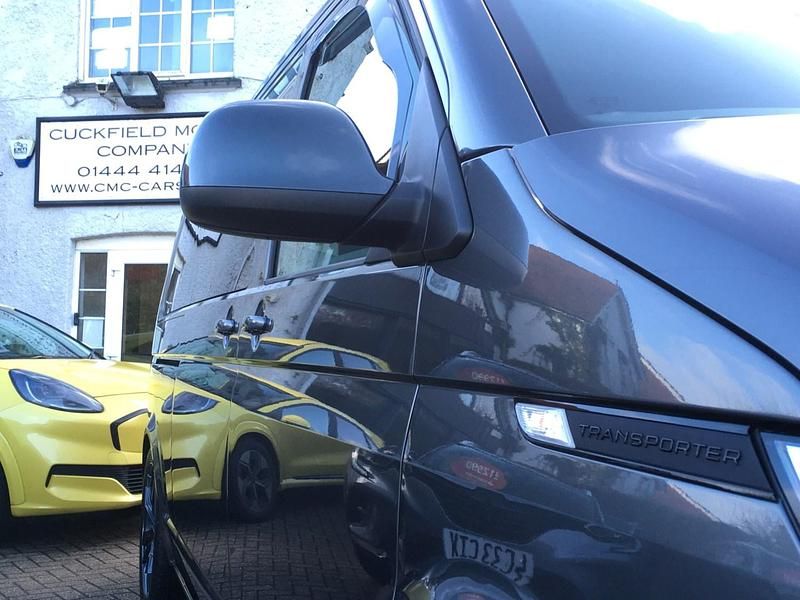 Used VW Shuttle SE 150 HP (110 kW) 2020 Grey MPV