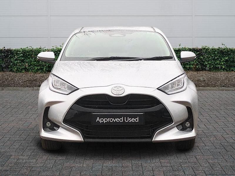 New Toyota Yaris Hybrid Design 2026 Silver metallic Hatchback