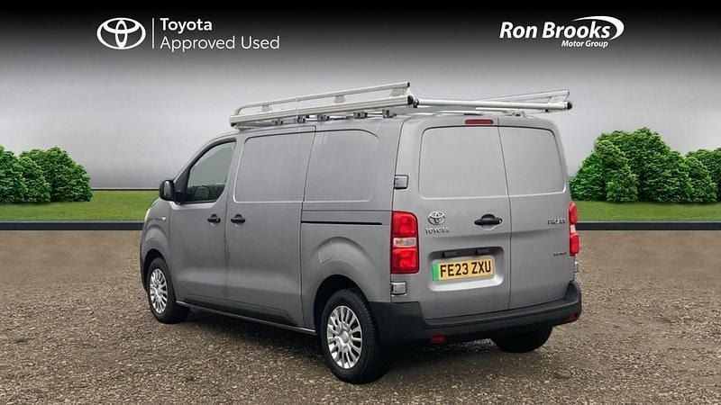 Used Toyota Proace 100 kW (136 HP) 2023 Grey MPV