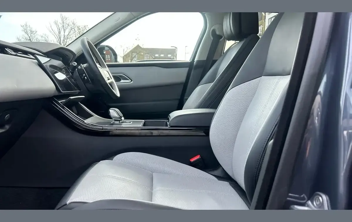 Used Land Rover Range Rover Velar HSE Dynamic 300 HP (220 kW) 2024 Blue SUV