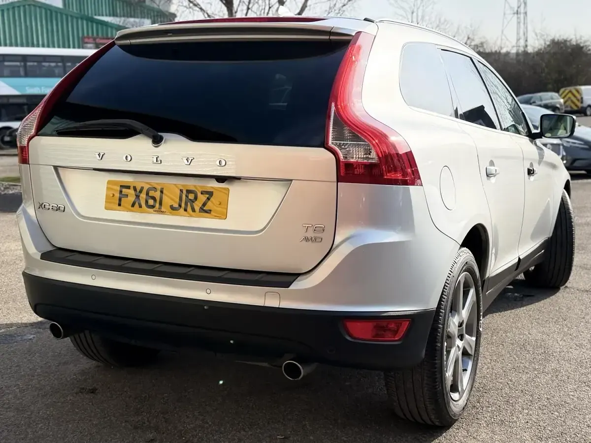 Used Volvo XC60 SE Lux 304 HP (223 kW) 2012 Silver SUV