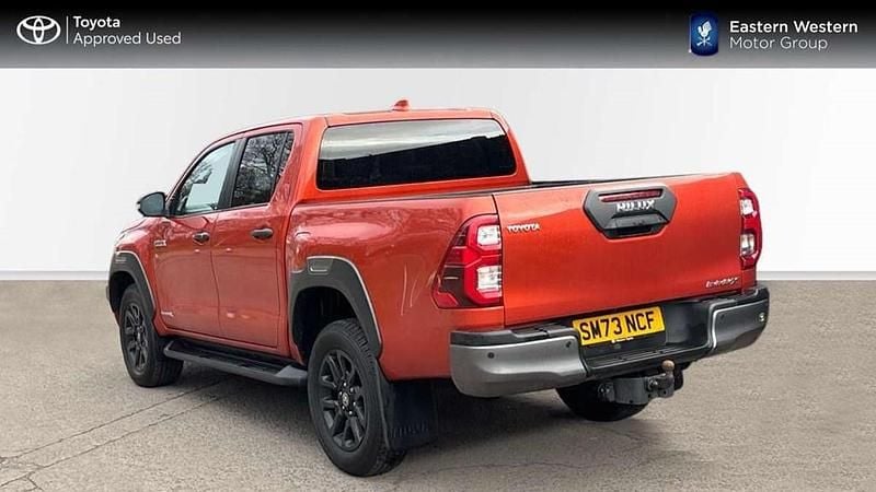 Used Toyota HiLux 201 HP (147 kW) 2024 Orange Pickup