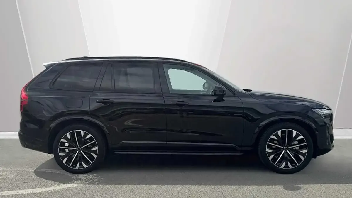 New Volvo XC90 Ultra 246 HP (180 kW) 2026 Black SUV