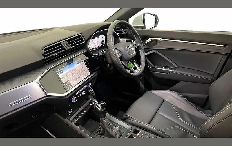 Used Audi Q3 S-Line 150 HP (110 kW) 2024 White SUV