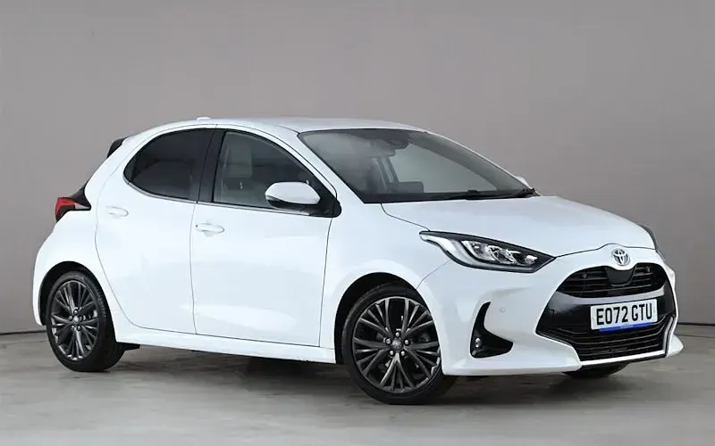 Usado Toyota Yaris Hybrid 116 HP (85 kW) 2025 Citadino