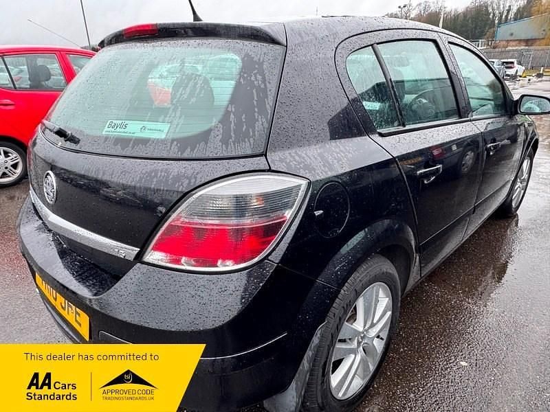 Used Vauxhall Astra 115 HP (84 kW) 2010 Black Hatchback