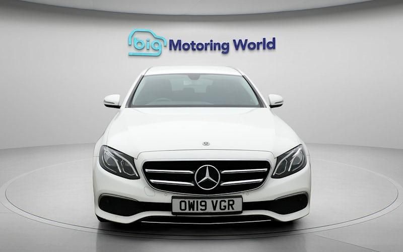 Used Mercedes E220 SE 194 HP (142 kW) 2019 White Estate