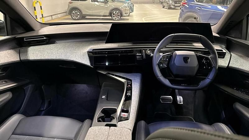 Usado Peugeot e-3008 GT 152 kW (207 CV) 2025 Gris SUV