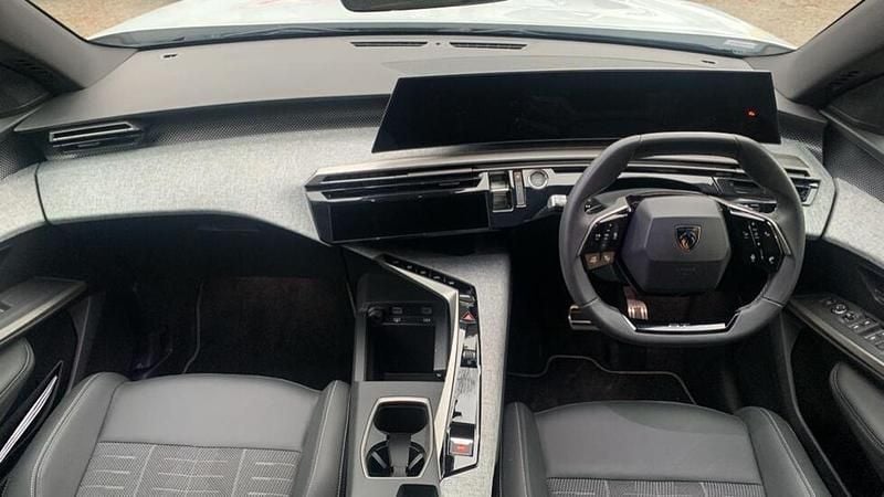 Used Peugeot e-3008 GT 152 kW (207 HP) 2025 White SUV