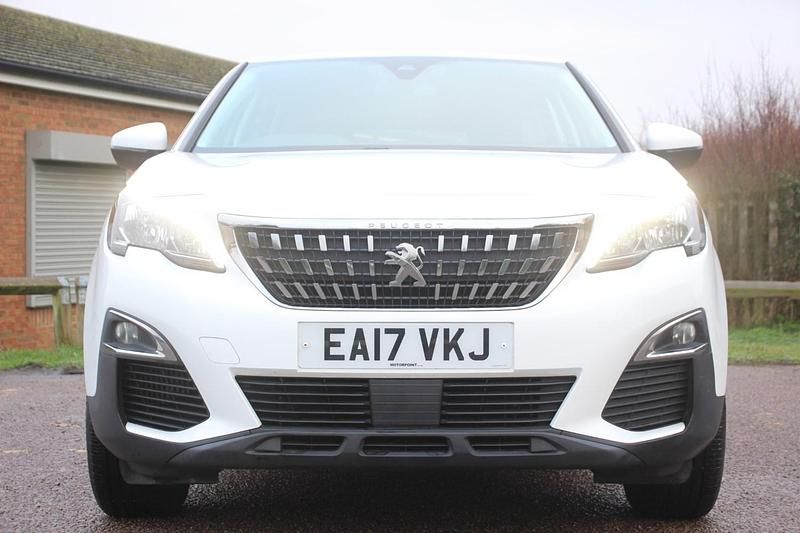 Used Peugeot 3008 Active 2017 White Hatchback