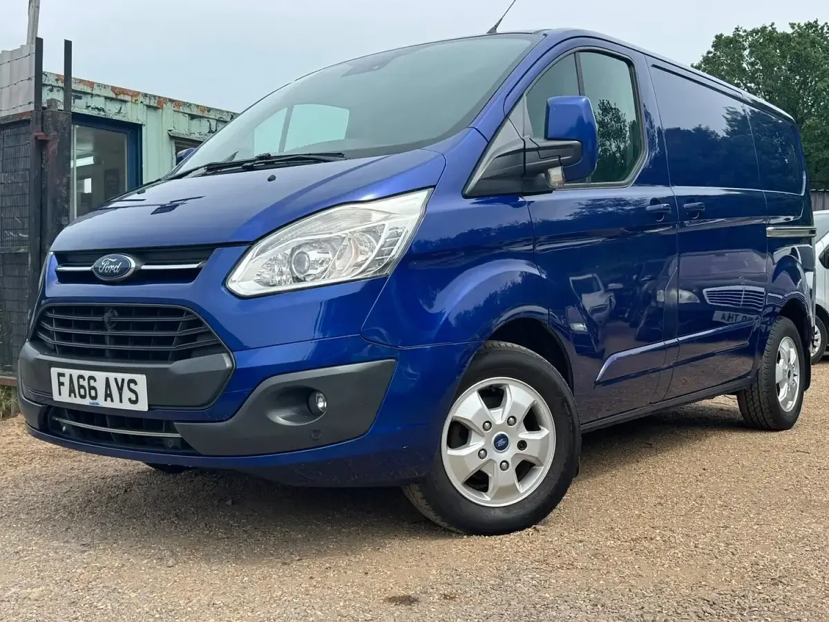 Used Ford Transit Custom Limited 130 HP (95 kW) 2017 Blue Van