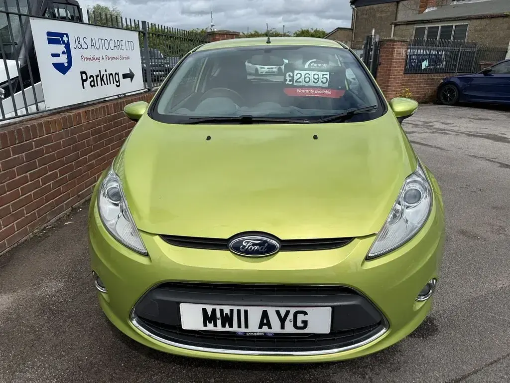 Used Ford Fiesta Zetec 82 HP (60 kW) 2011 Green Hatchback