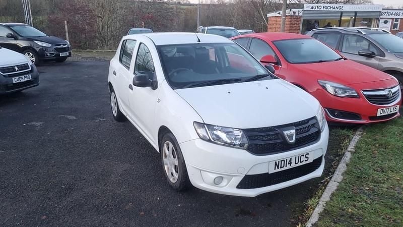 White Used 2014 Dacia Sandero Ambiance Hatchback | £1,995 (Super price) - Image 1/4