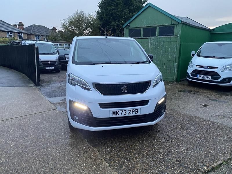 Begagnad Peugeot Expert Premium 2023 Vit Van