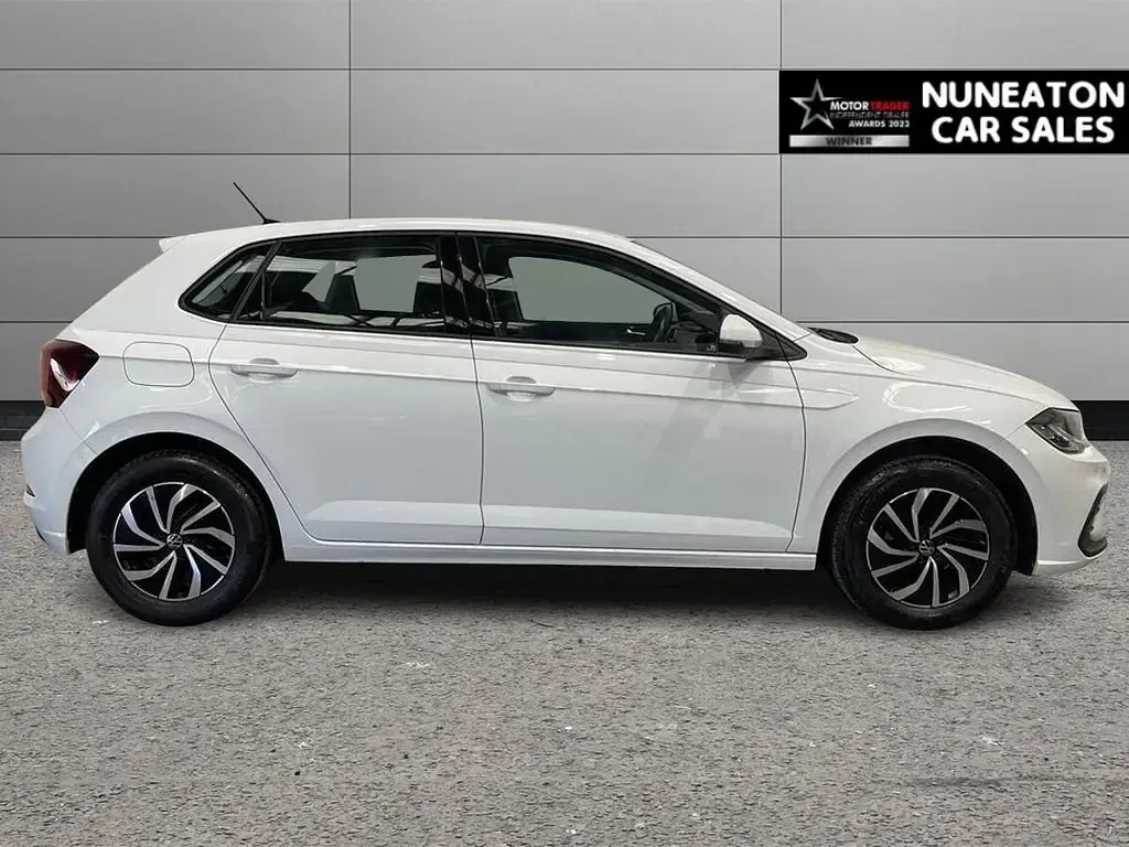 Usado VW Polo Life 95 CV (69 kW) 2023 Blanco Utilitario