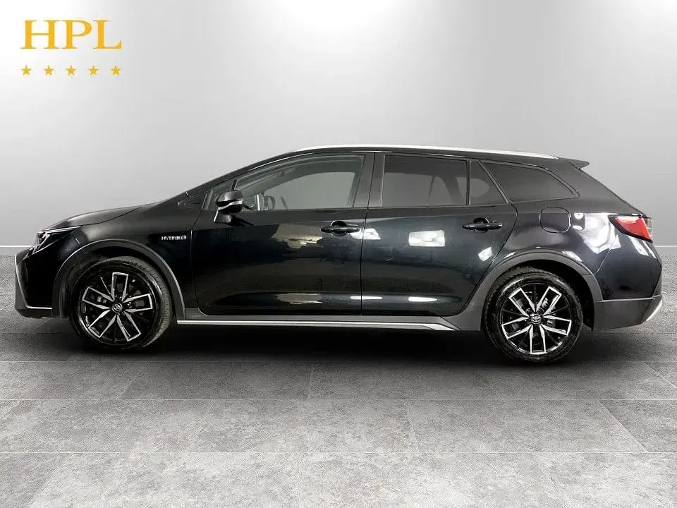 Used Toyota Corolla 122 HP (89 kW) 2021 Black Estate