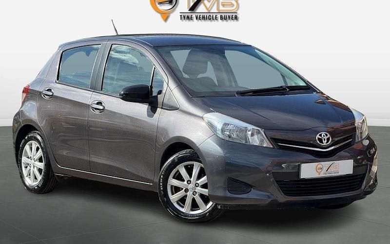 Used 2013 Toyota Yaris Hatchback | £3,495 (Good price) - Image 1/3