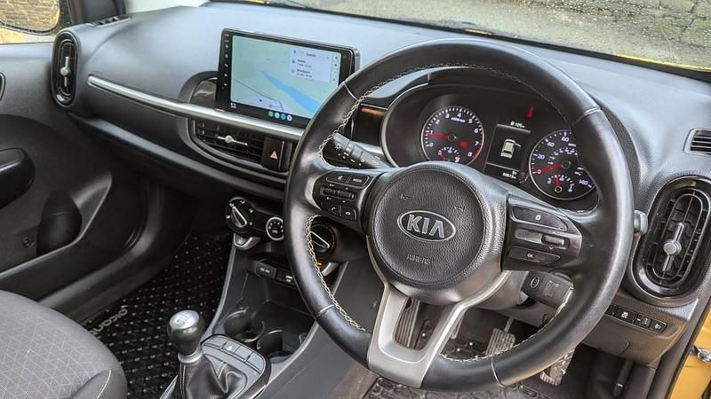 Used Kia Picanto 66 HP (48 kW) 2021 Yellow Hatchback